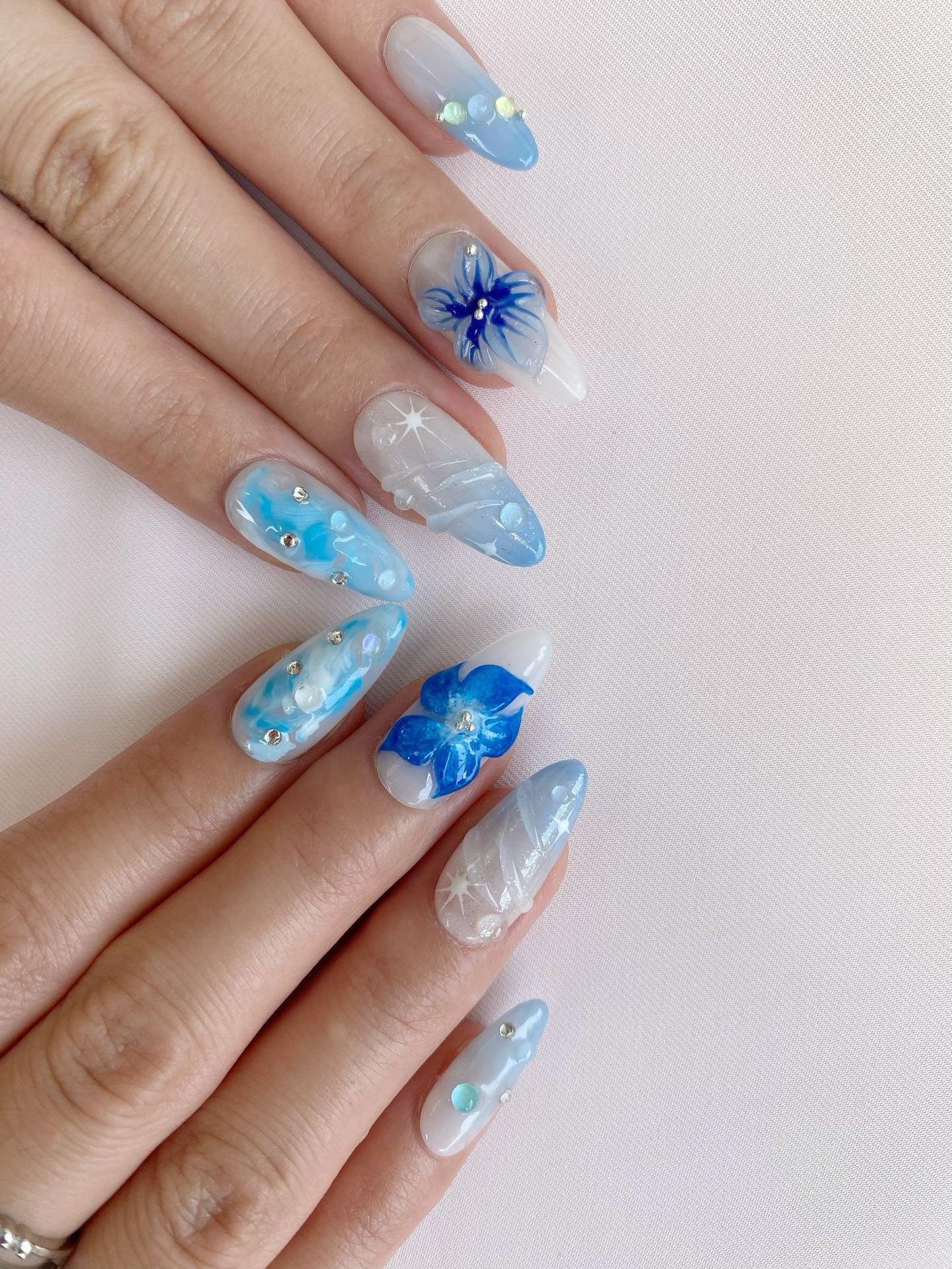 Frost Flower - GO2NAIL  MEDIUM ALMOND PressOnNails