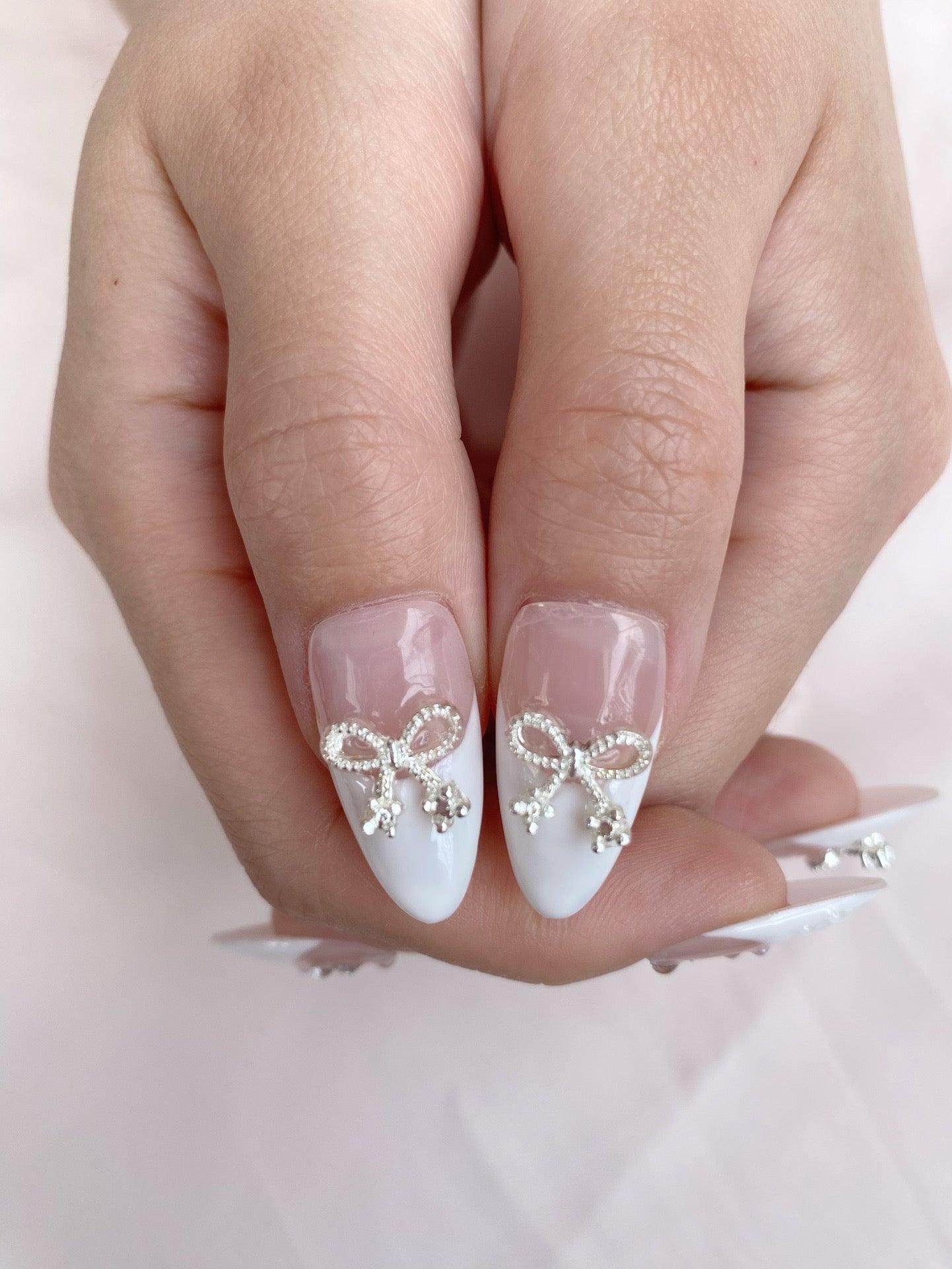 Pearl Bow - GO2NAIL  MEDIUM ALMOND PressOnNails