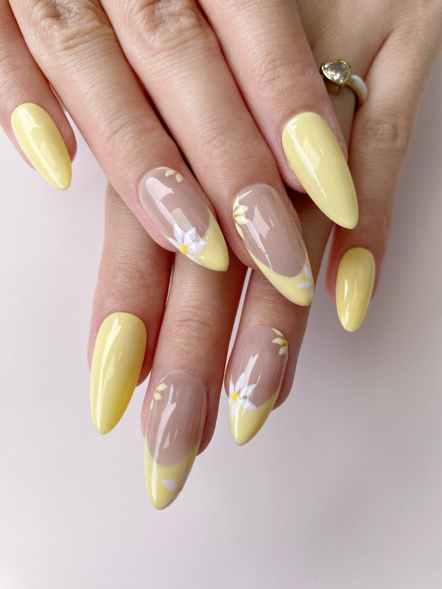 Sunlit Blossom - GO2NAIL  MEDIUM ALMOND PressOnNails