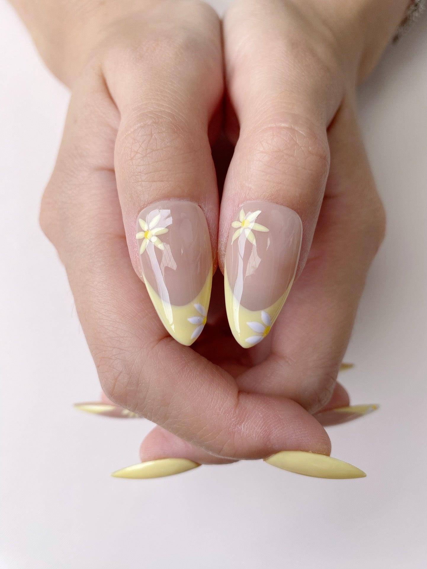 Sunlit Blossom - GO2NAIL  MEDIUM ALMOND PressOnNails