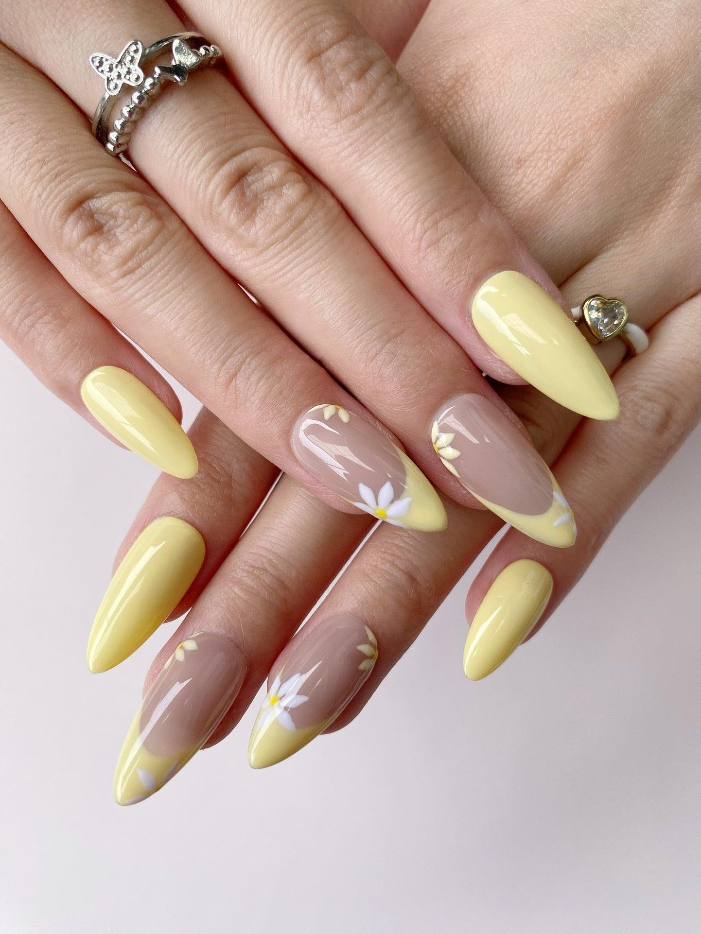 Sunlit Blossom - GO2NAIL  MEDIUM ALMOND PressOnNails