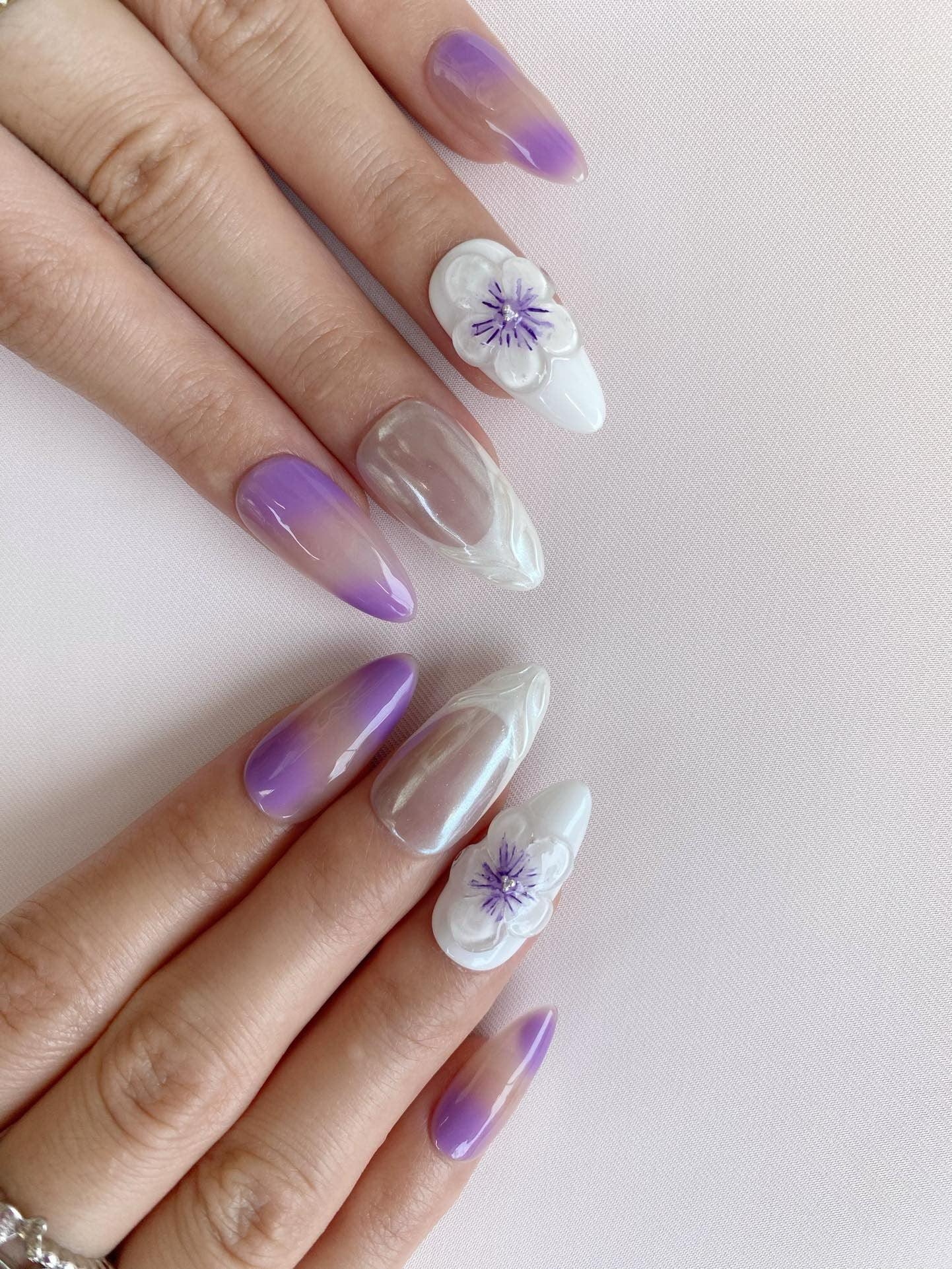 Violet Dream - GO2NAIL  MEDIUM ALMOND PressOnNails